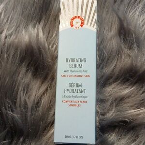 First Aid Beauty Hydrating Serum